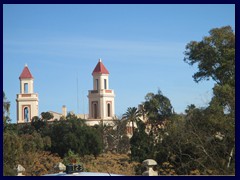 Colegio Sagrado Corazon Esclavas seen from Pont del Real